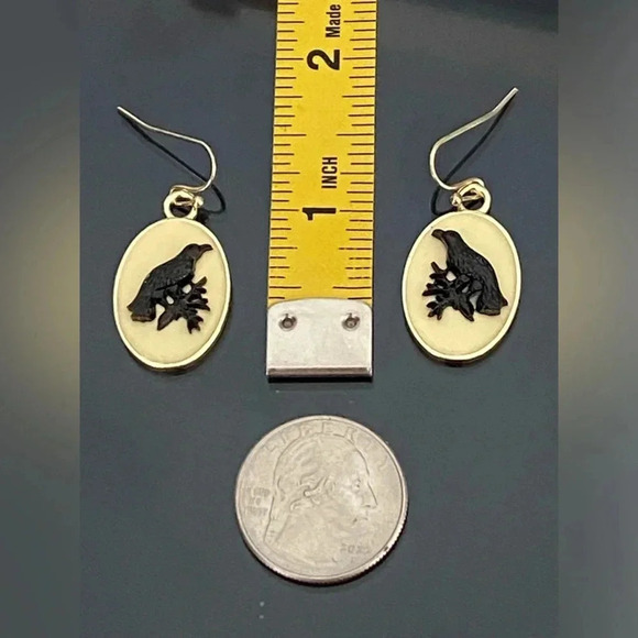 Raven Gothic Dark Cameo Style Halloween Earrings NEW - Picture 3 of 3
